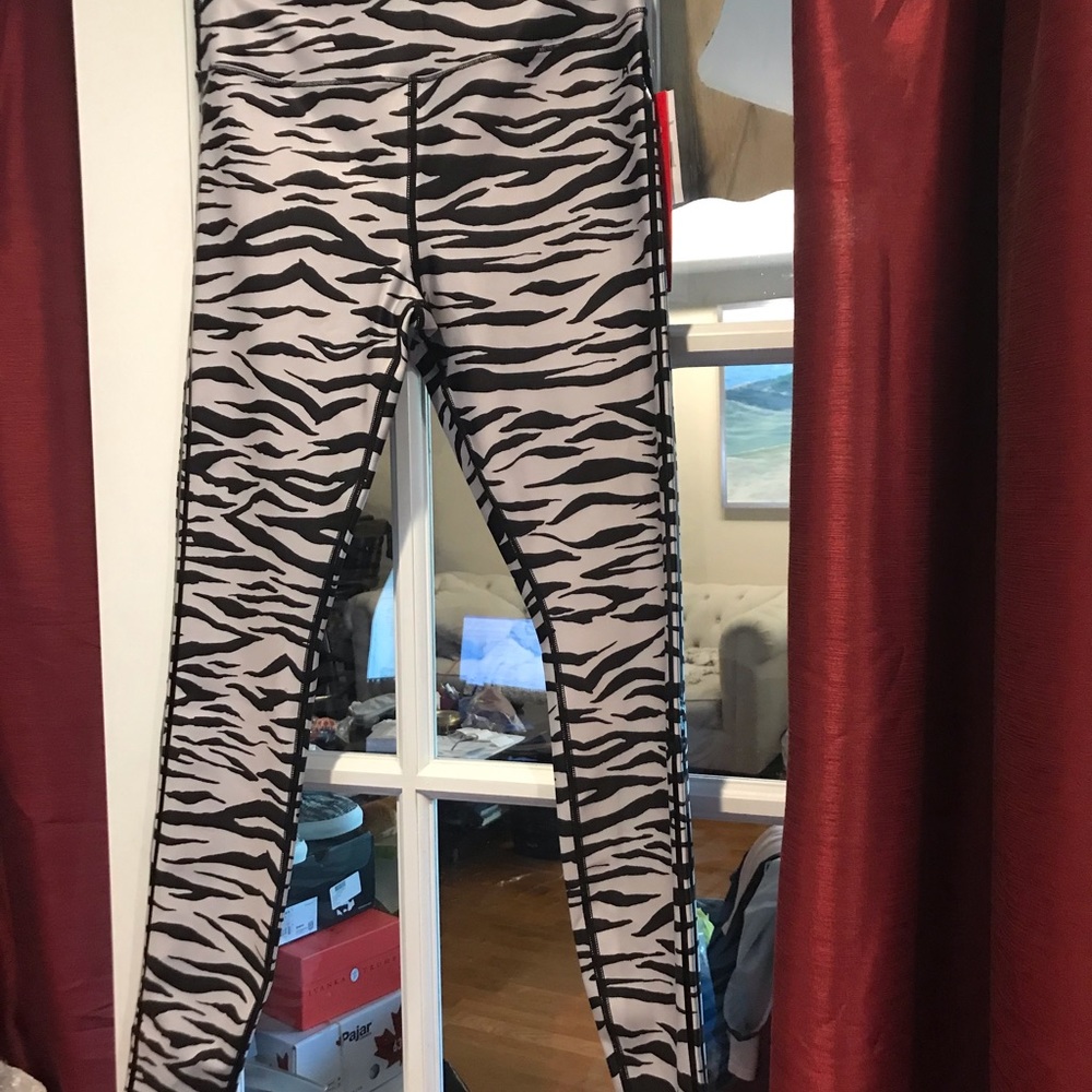 Good American leggings